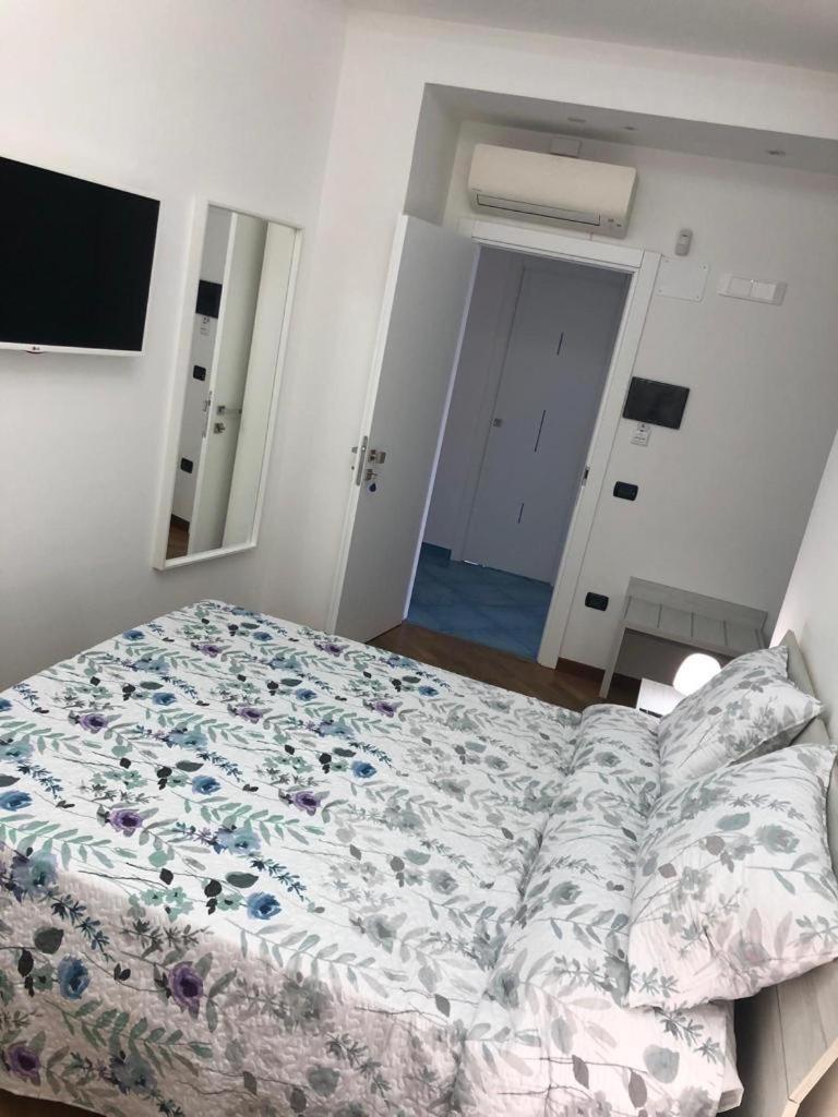 Hotel Blue Sea Salerno Esterno foto